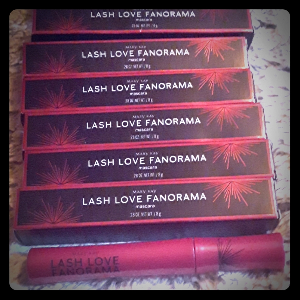 Lash Love Fanorama Mascara